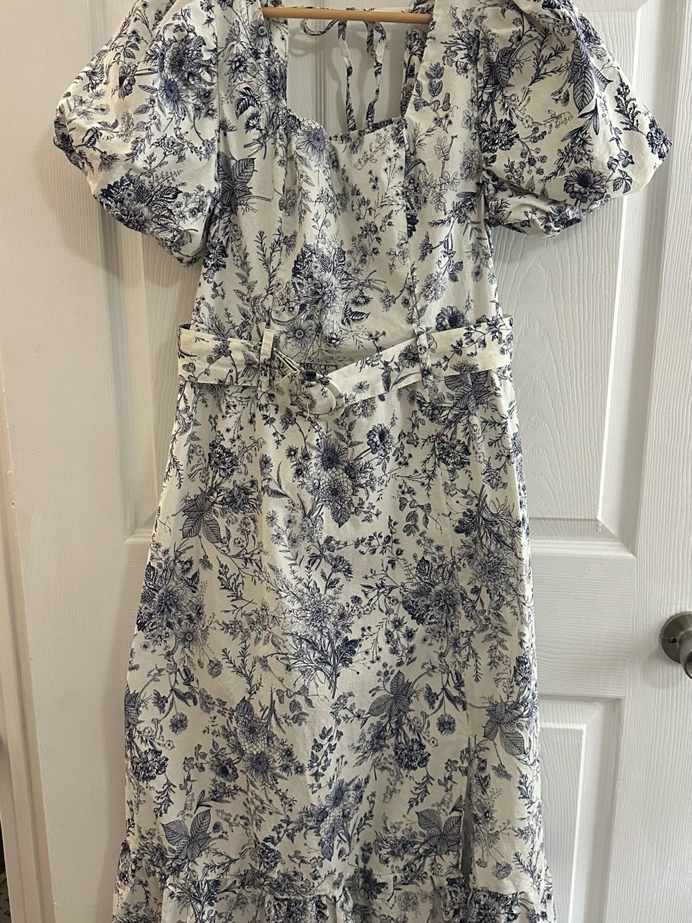 Floral Puff-Sleeve Dress White & Navy Size L